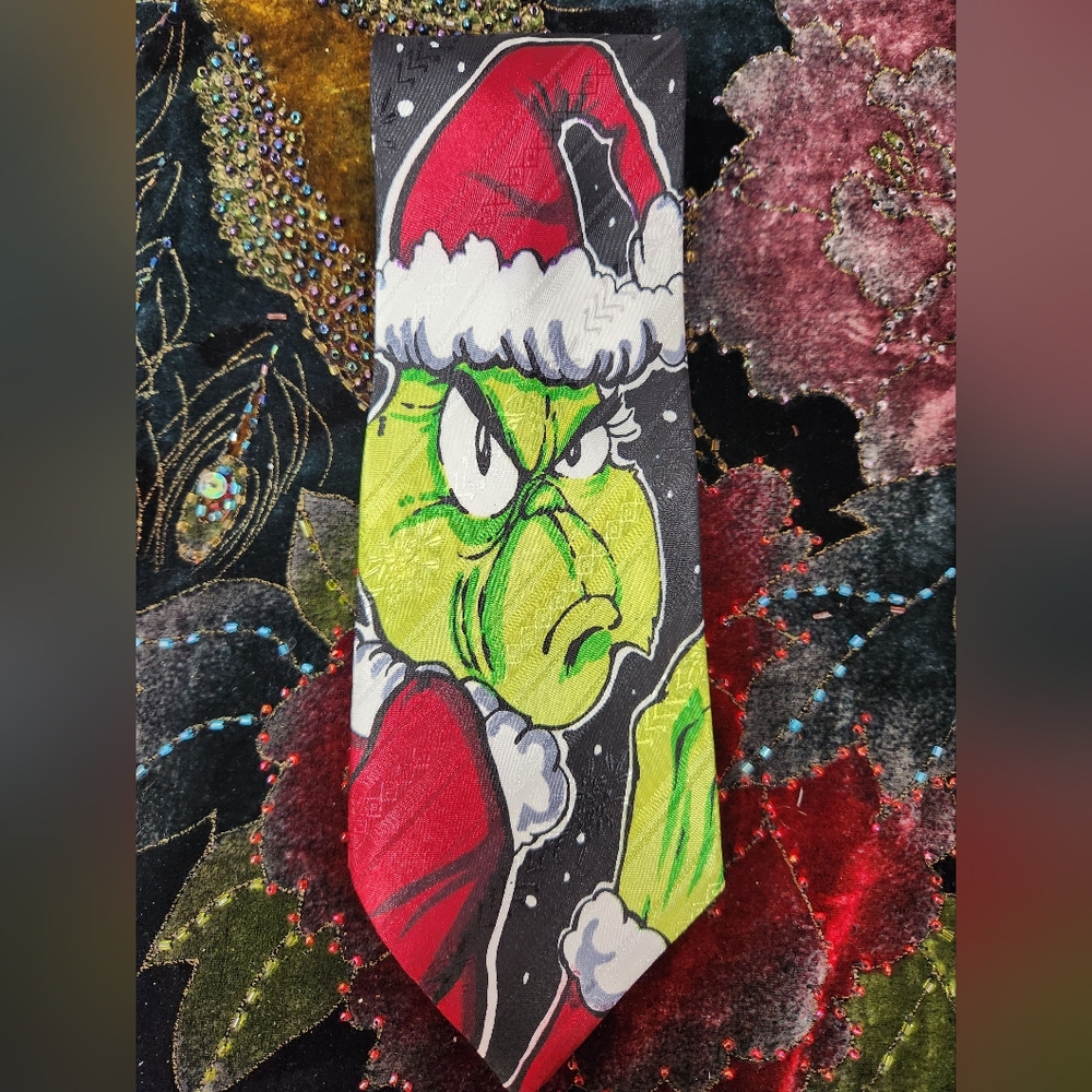 Seibu Grinch Christmas Tie in Red and Green